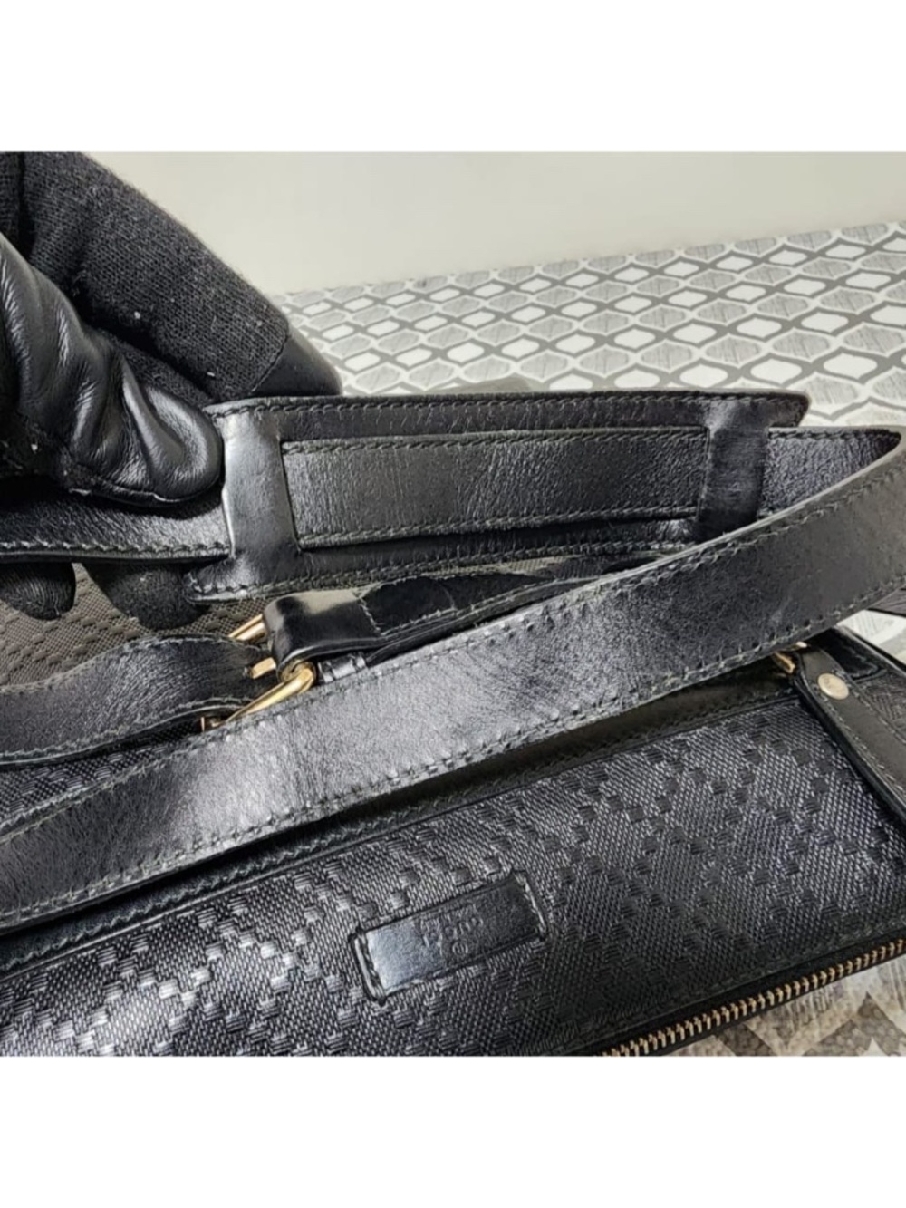 Authentic GUCCI Guccissima Signature Medium Flat Messenger Bag Black - Picture 7 of 15